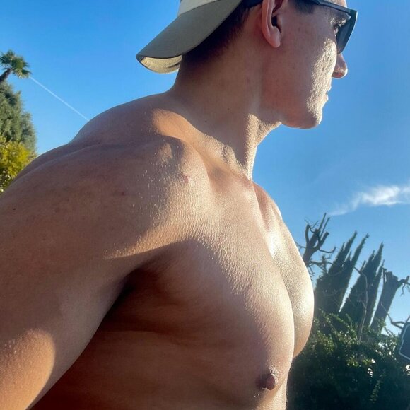 Meet your Posher, Gio - Picture 3 of 15